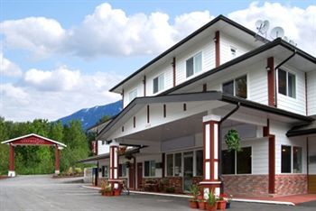 The Revelstoke Gateway Inn Экстерьер фото