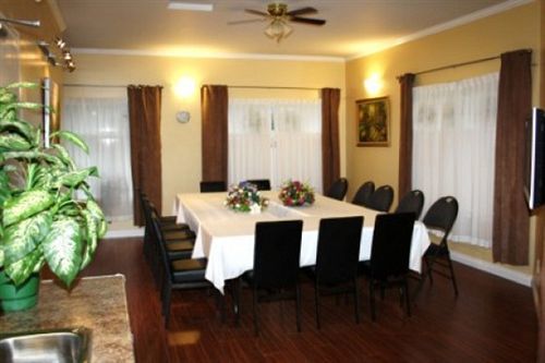 The Revelstoke Gateway Inn Экстерьер фото